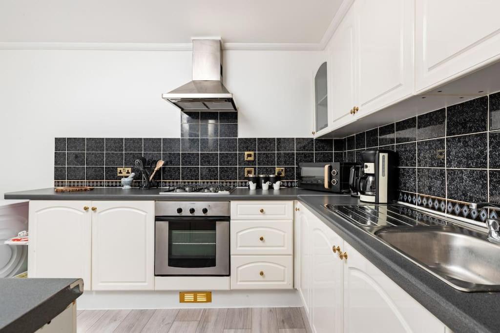 One Bedroom Duplex Apartment Located In Cowley. Oxford Kültér fotó