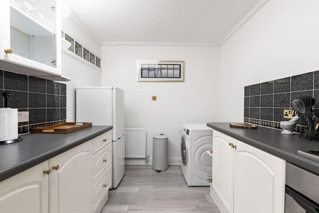 One Bedroom Duplex Apartment Located In Cowley. Oxford Kültér fotó